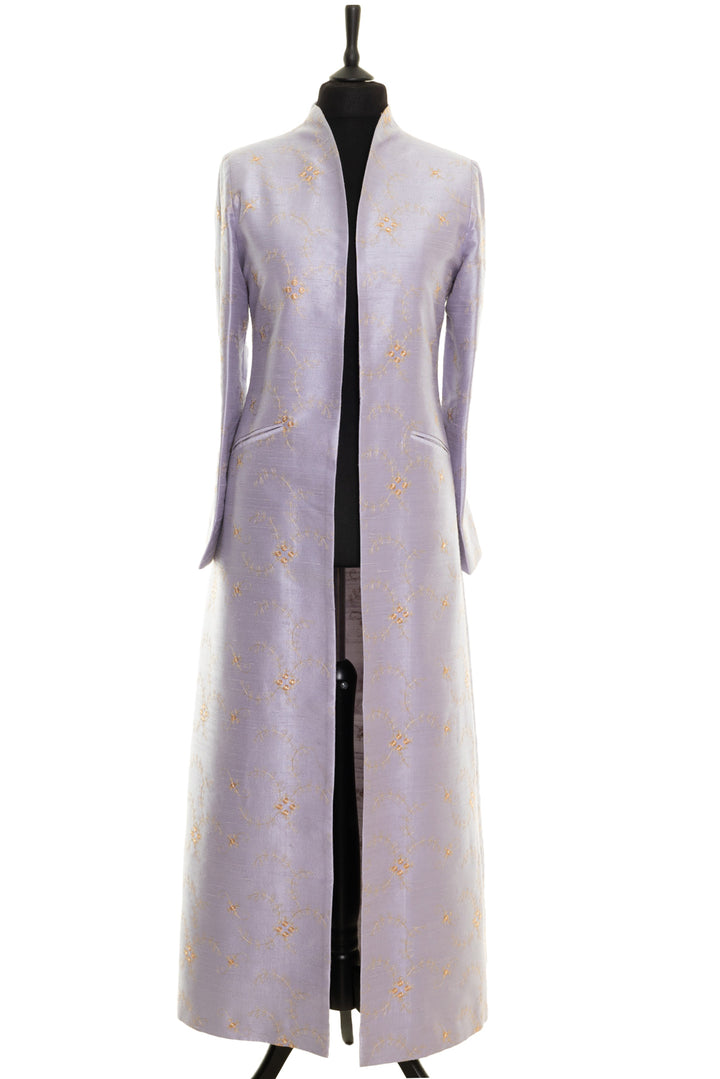 Luxurious embroidered silk mother of the bride coat with a sophisticated design. Handmade maxi coat in lilac.