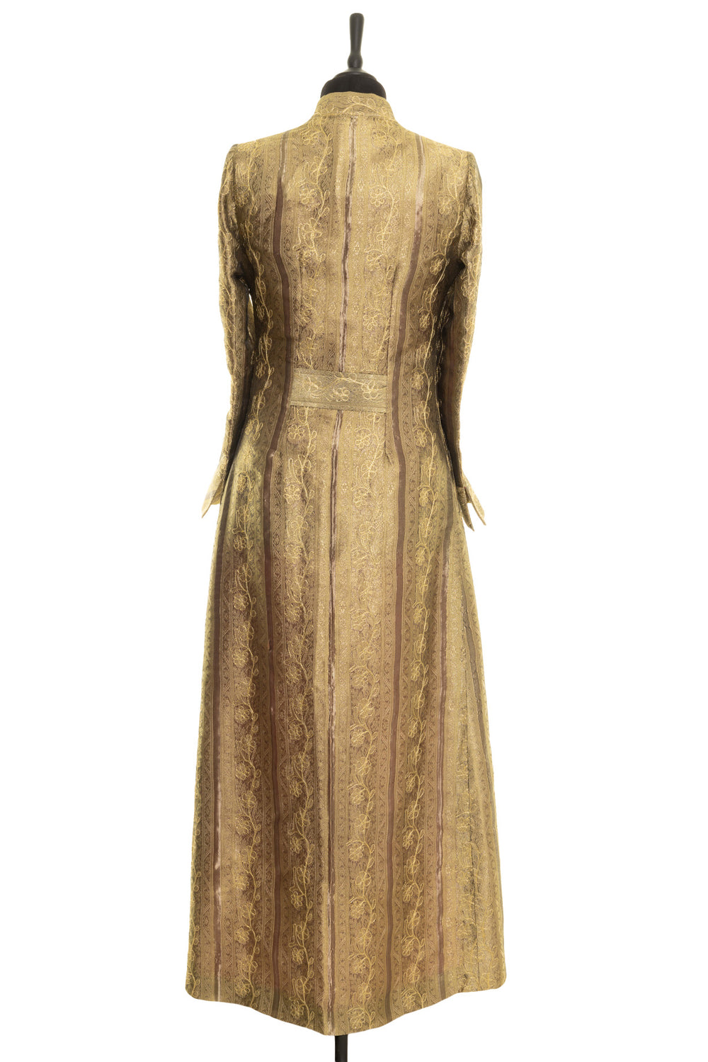 Maxi embroidered silk coat for women.
