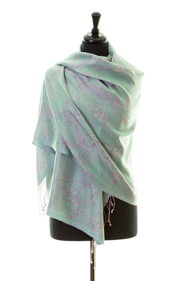 Cashmere shawl in light green with flowers. 
