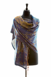 Floral pattern shawl in purple. Wedding shawl 