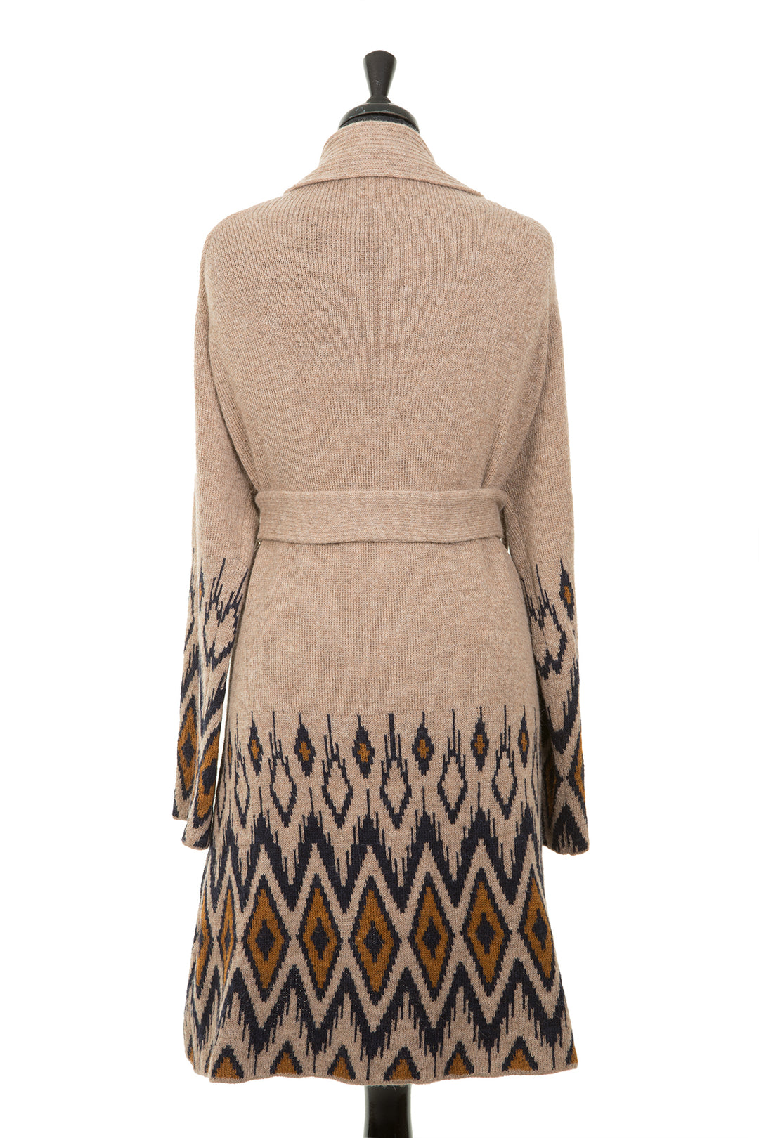 Alpaca cardigan on the mannequin. View form the back.