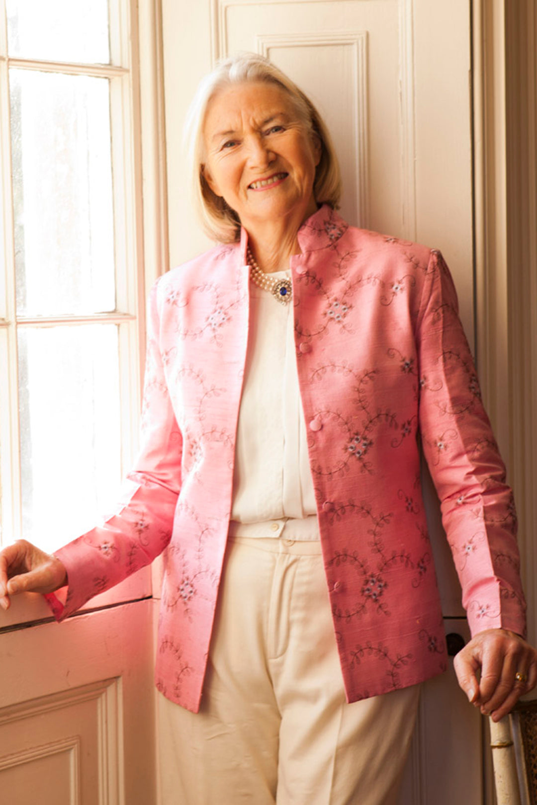 Elegant pink jacket. Mature ladies outfits. 