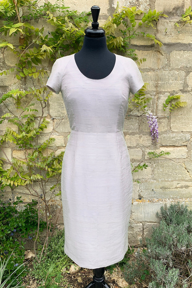 womens-pale-grey-white-scoop-neck-capped-sleeve-tailored-shift-dress-sample-sale-mother-of-the-bride-outfit