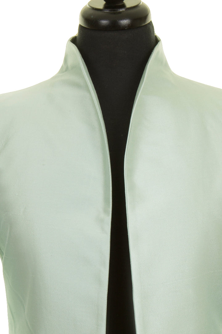 High collar ladies coat. 