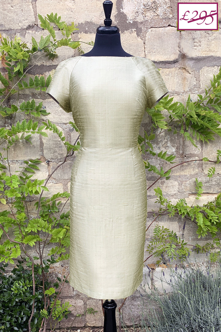 Hepburn Dress in Star 14