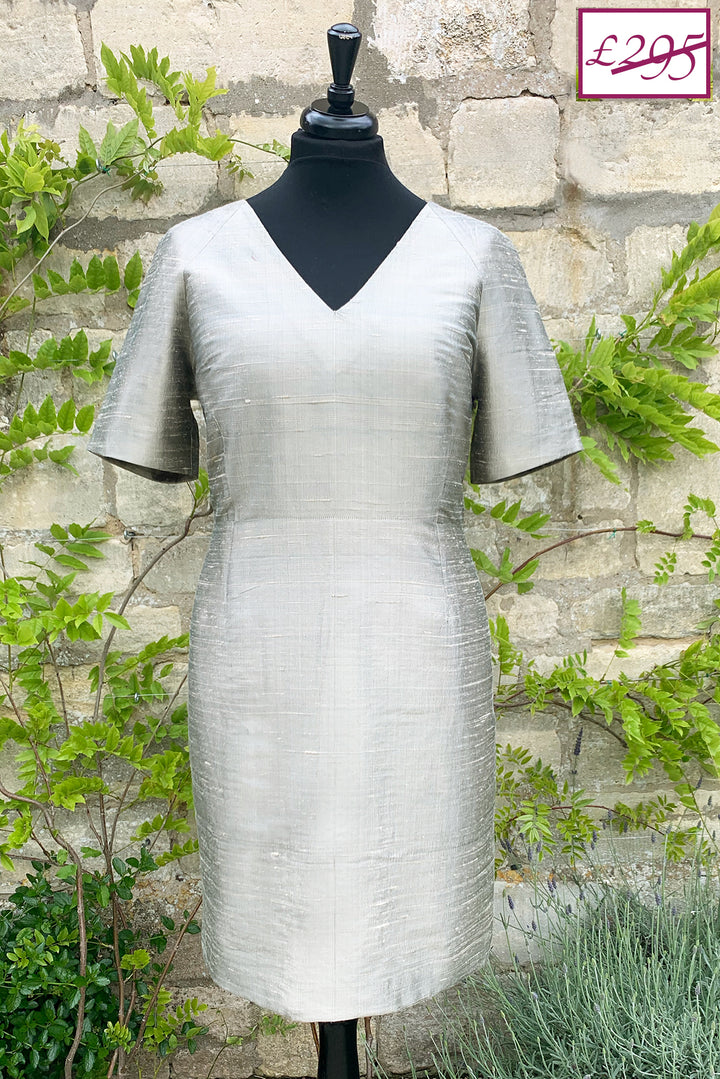 Marilyn Dress in Star 20