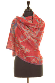 Cashmere wrap for women in red. Floral motif. 